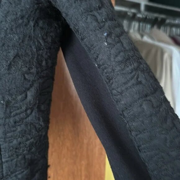 BCBG MAXAZRIA Cropped Quilted Blazer - Picture 4 of 4